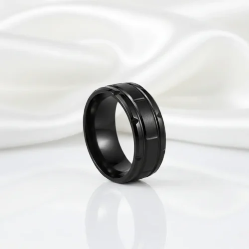 The Titan Gridline black